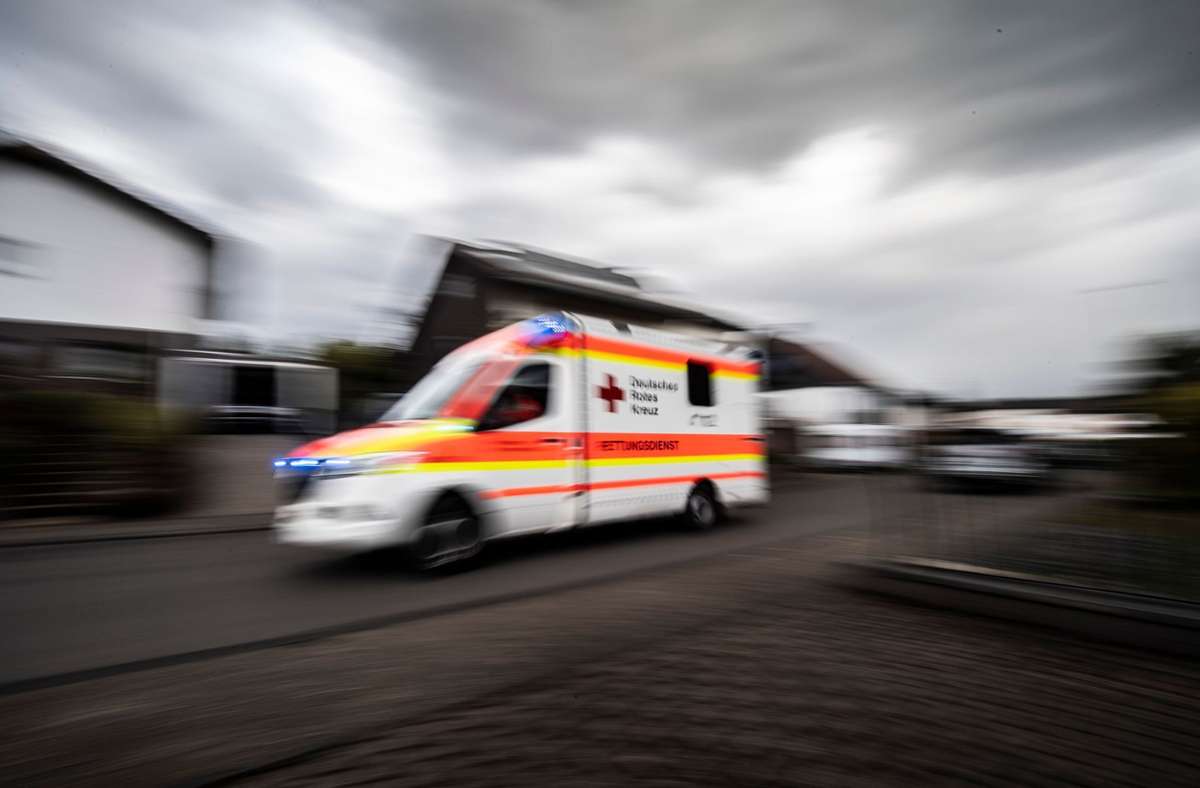 Unfall in Nürtingen: Motorradfahrerin bei Sturz schwer verletzt