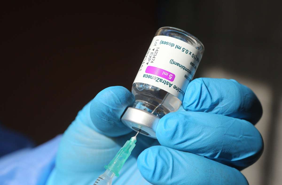 Impfungen mit Astrazeneca: Großbritannien meldet 30 Blutgerinnsel bei rund 18 Millionen Impfungen
