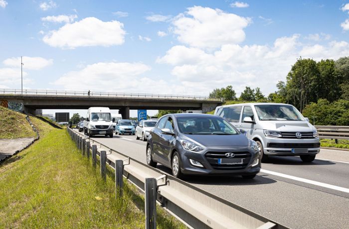 Autobahnausbau bei Böblingen: A 81-Verbreiterung: Die erste Brücke fällt Anfang Oktober