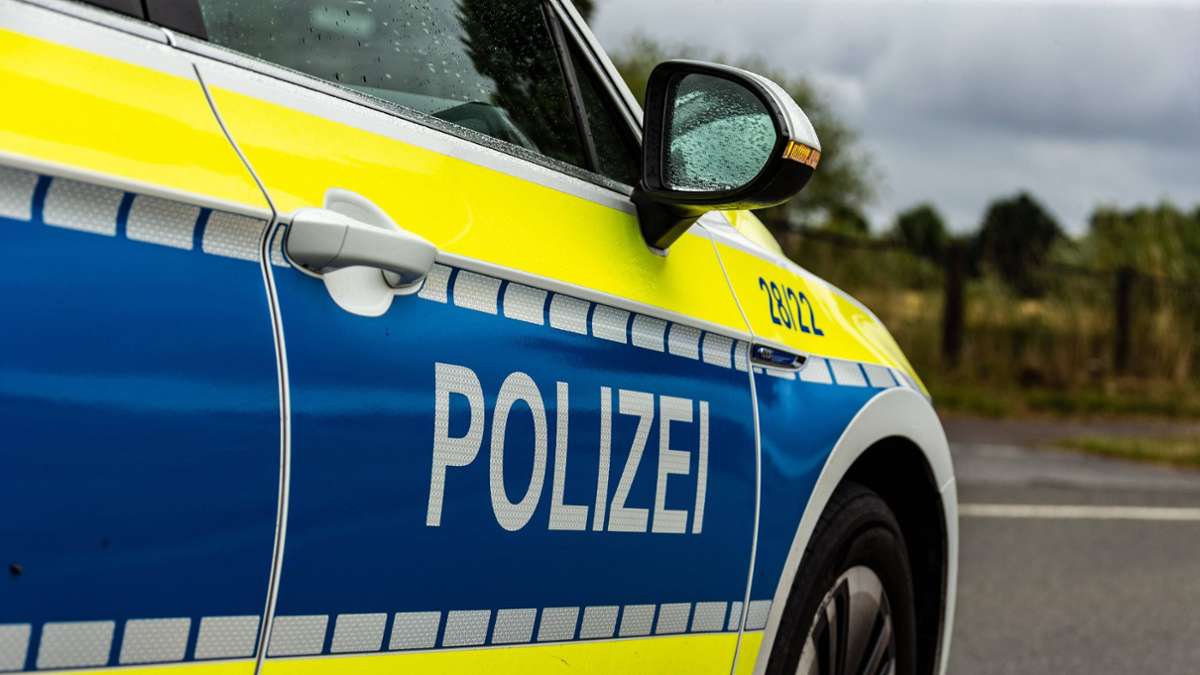Angriff in Fellbach: Autofahrer mit der Faust  ins    Gesicht geschlagen