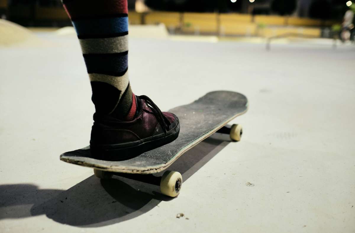 Siebenjähriger stirbt in Pforzheim: Stadt prüft Stelle nach tödlichem Skateboardunfall