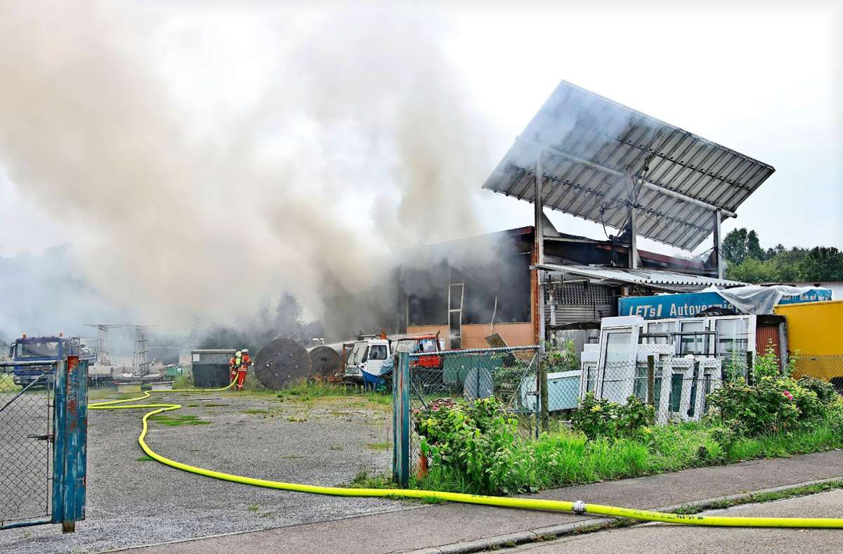 Feuer in Auenwald: Werkstatt brennt völlig aus
