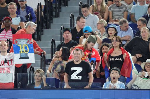 Teile der serbischen Fans schockieren in Melbourne. Foto: IMAGO/Schreyer