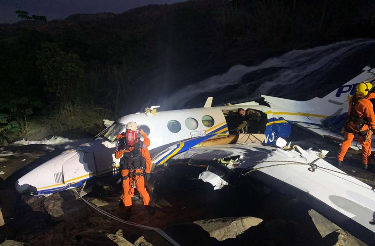 Das Kleinflugzeug stürzte in der Nähe von Caratinga ab.