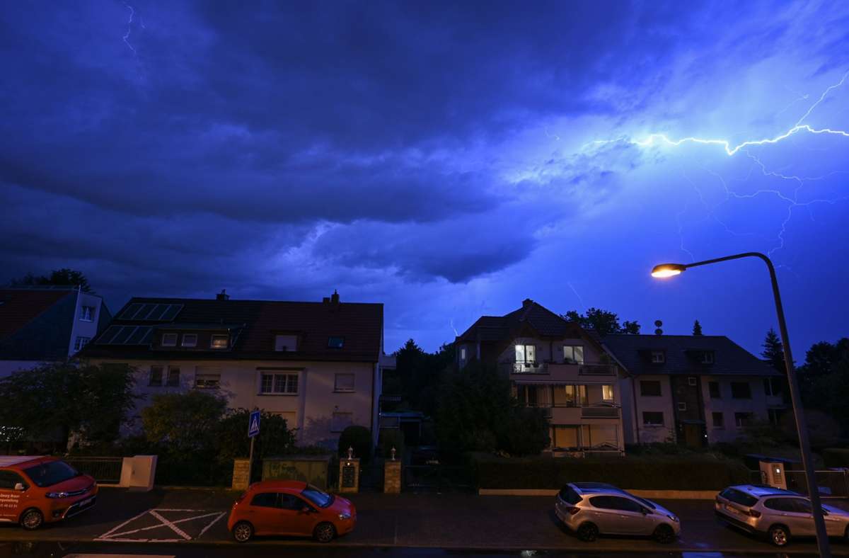 Gewitter in Deutschland: Flüge in Frankfurt am Main gestrichen – Vorfeld in der Nacht unter Wasser