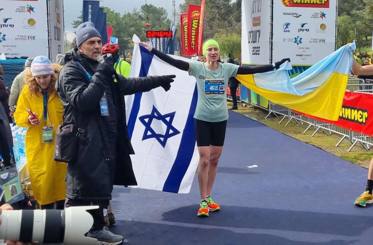 Walentyna Werezka in Jerusalem: Ukrainerin gewinnt Marathon – nach Flucht vor dem Krieg