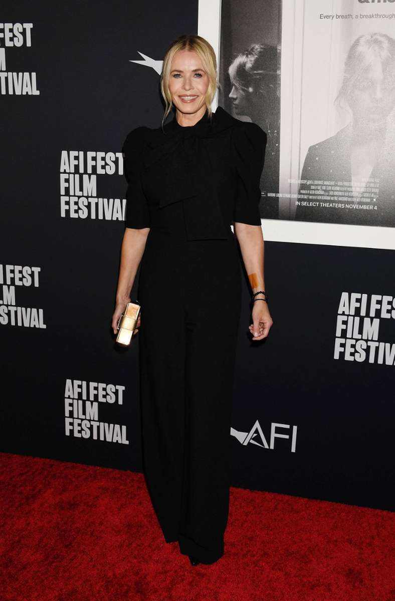 Klassisch und schick – Comedian und Schauspielerin Chelsea Handler in einem langen schwarzen Kleid.