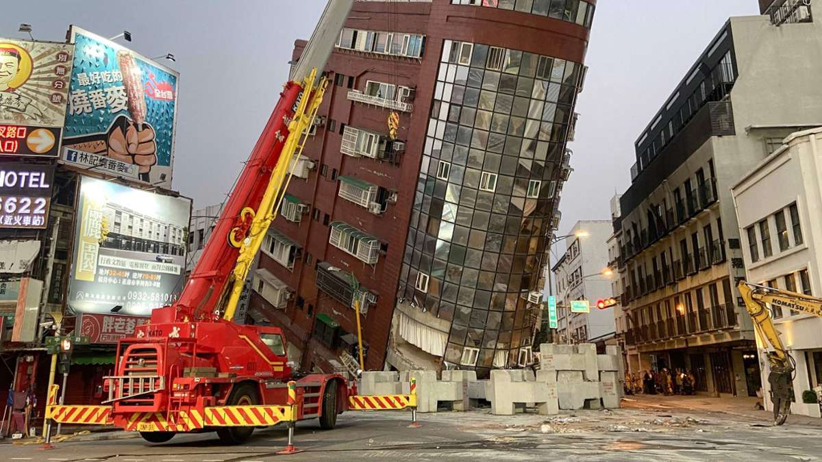 Ein starkes Erdbeben traf Taiwan.