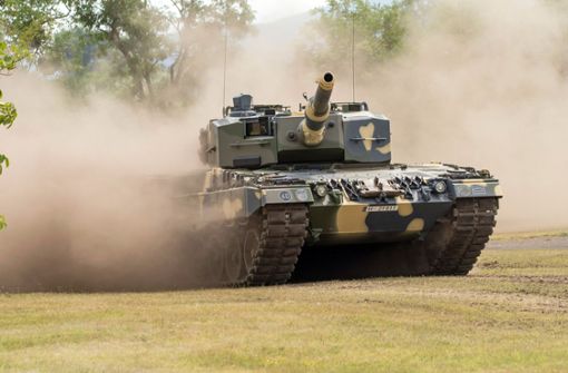 Der Leopard 2 soll nun an die Ukraine geliefert werden. Foto: dpa/Csaba Krizsan