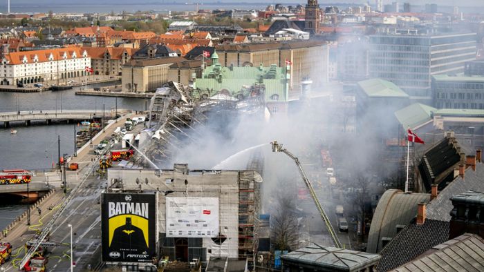 Dänemark: Ermittlungen nach Brand in Kopenhagens historischer Börse