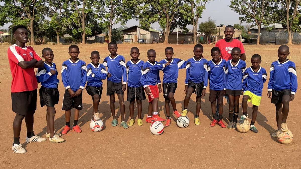 Fußball: TV Darmsheim spendet Utensilien an ein Patenschaftsprojekt in Sambia