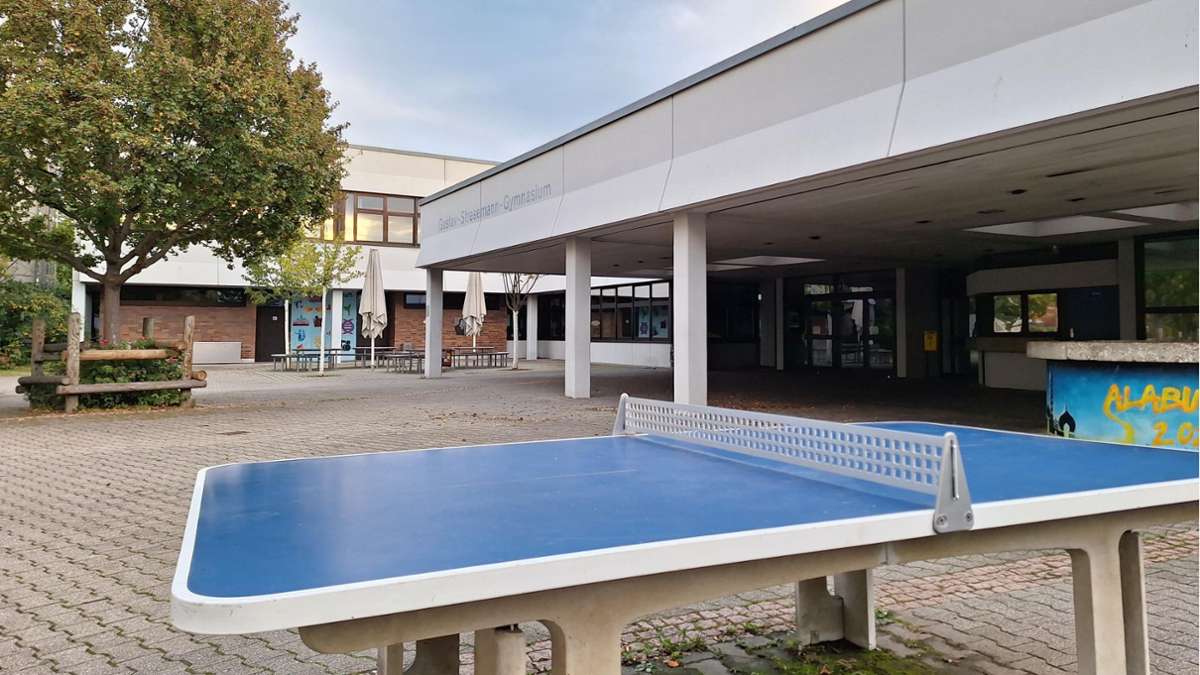 Gymnasium in Schmiden: Immer wieder regnet es in Klassenzimmer