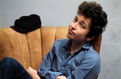 Bob Dylan zu Beginn seiner Karriere in den frühen 1960er Jahren. In unserer Bildergalerie stellen wir sieben prägende Lieder des Singer-Songwriters vor. Foto: Sony Music