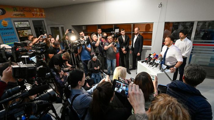 Regierungschef Fico nach Attentat weiter in Lebensgefahr