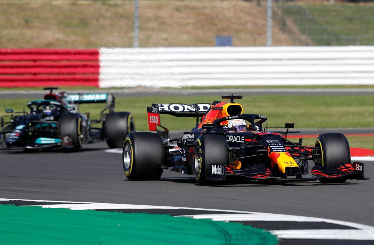 Silverstone: Lewis Hamilton folgt Max Verstappen im WM-Duell. Foto: AFP/ADRIAN DENNIS