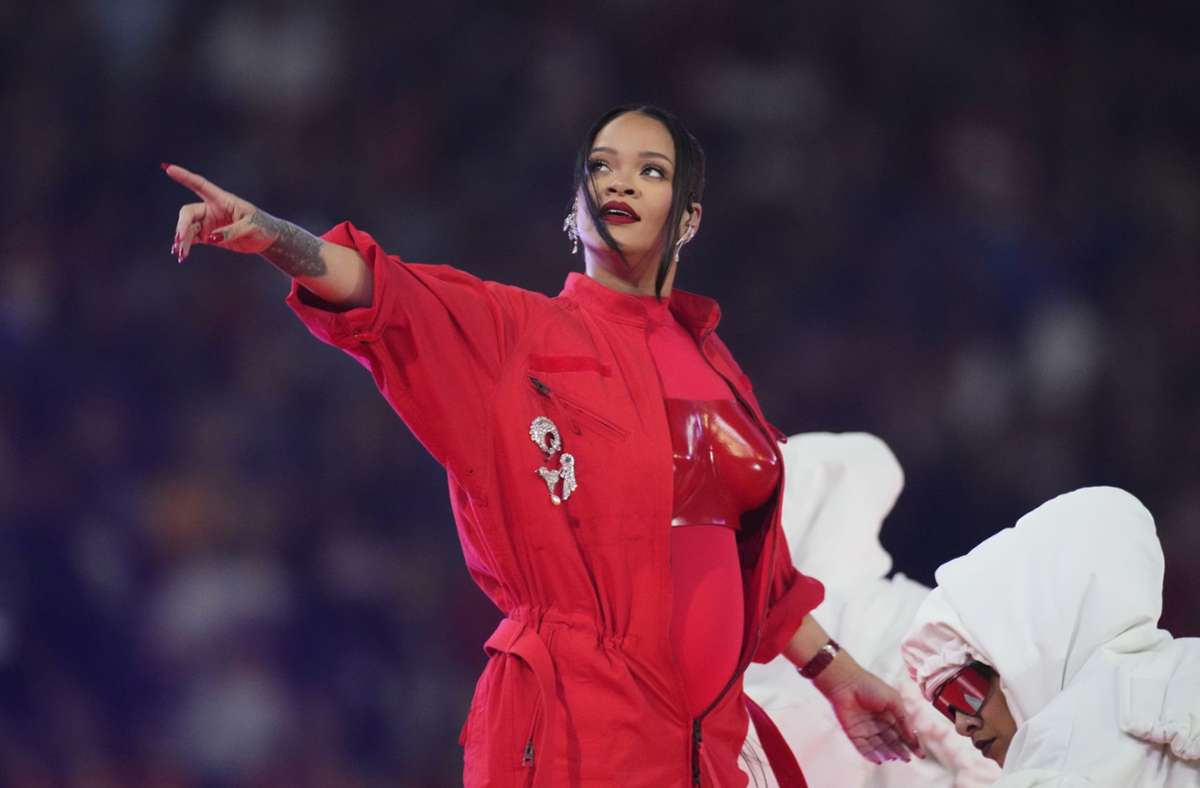 Rihanna bei ihrem Auftritt in der Pause des Super Bowl