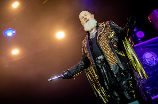 Metal-Folklore mit einer Legende: der Judas Priest-Sänger Rob Halford in Stuttgart. Foto: Lichtgut/Christoph Schmidt