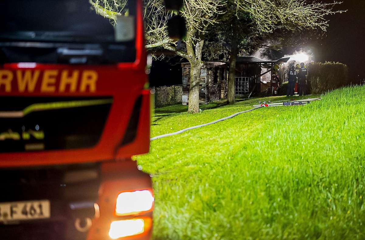 Einsatz in Großbottwar: Gartenhaus steht in Flammen