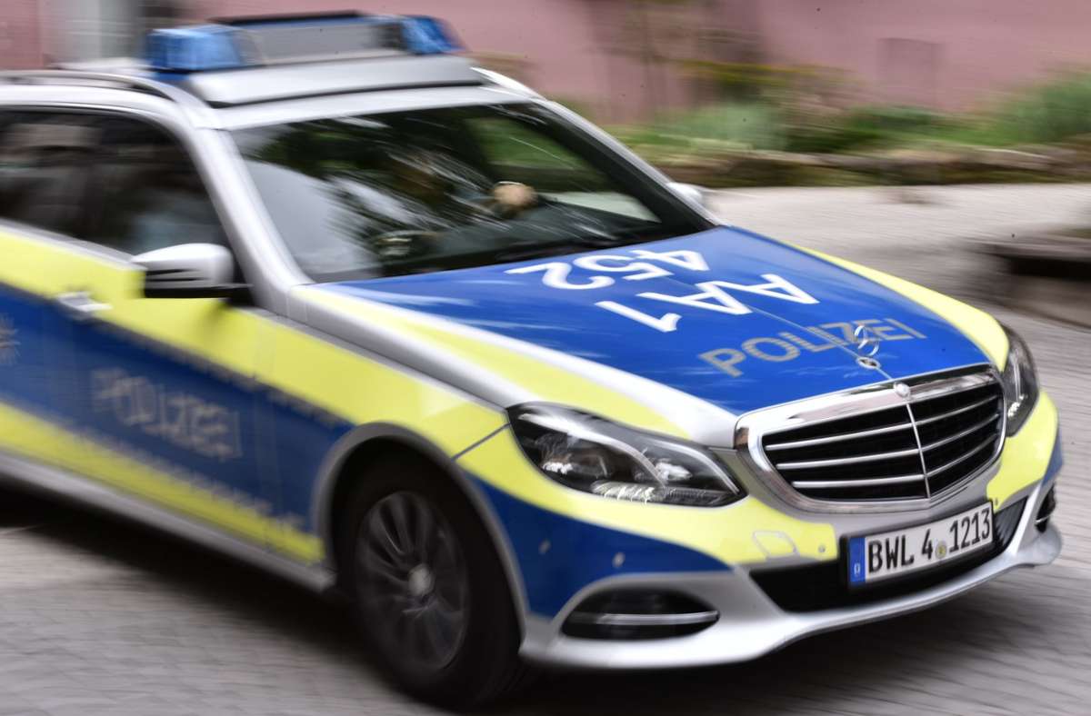 Hubschrauber über Leinfelden-Echterdingen: Bewaffneter überfällt Hotel – Polizei sucht Zeugen