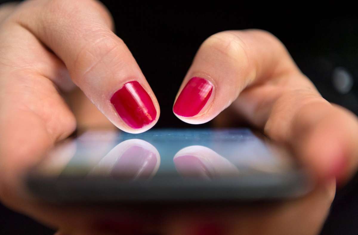 Betrugsmasche im Südwesten: LKA warnt vor  falscher Paketversand-SMS