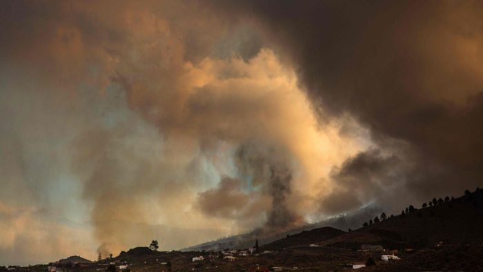 Rund hundert Häuser durch Vulkanausbruch zerstört