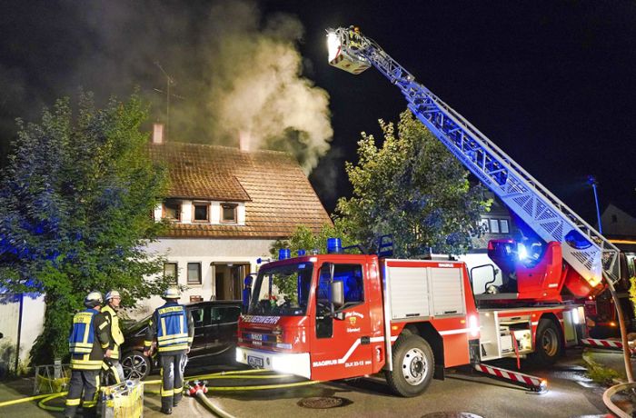 Rettungseinsatz in  Schorndorf: Wohnheim für Flüchtlinge in Brand gesetzt