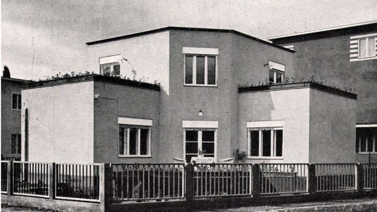 Neues Bauen in Ungarn. Mehreckiges Flachdachhaus Vágó, zu sehen in der Stuttgarter Schau „  Versuchssiedlung Budapest 1931 – Musterhäuser Napraforgó-Straße“.