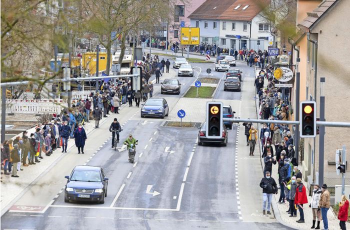 Menschenkette zu AfD-Kundgebung: Herrenberg setzt deutliches Zeichen gegen Rechts