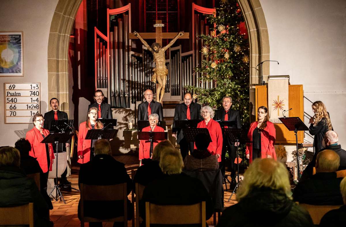 Weihnachtskonzert am Dreikönigstag: Der Chor Cantores Mundi in der evangelischen Kirche in Kayh. Foto: Eibner-Pressefoto/Roger Bürke