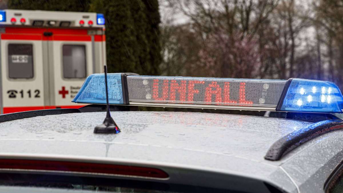 Schwerer Unfall in Kornwestheim: Motorradfahrer beim Abbiegen übersehen