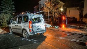 Autofahrer flüchtet vor Polizei – Wagen überschlägt sich