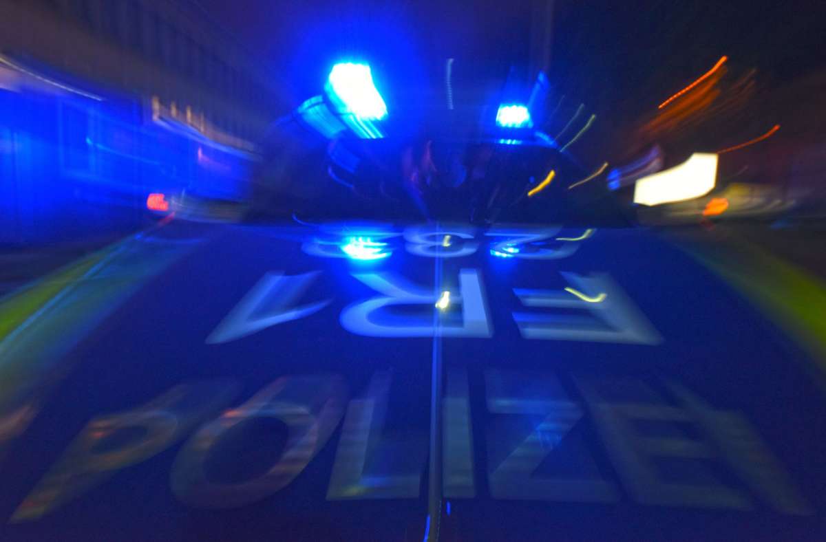 Verfolgungsjagd in Renningen: Gebuchtes Taxi wird zwei jungen Männern zum Verhängnis