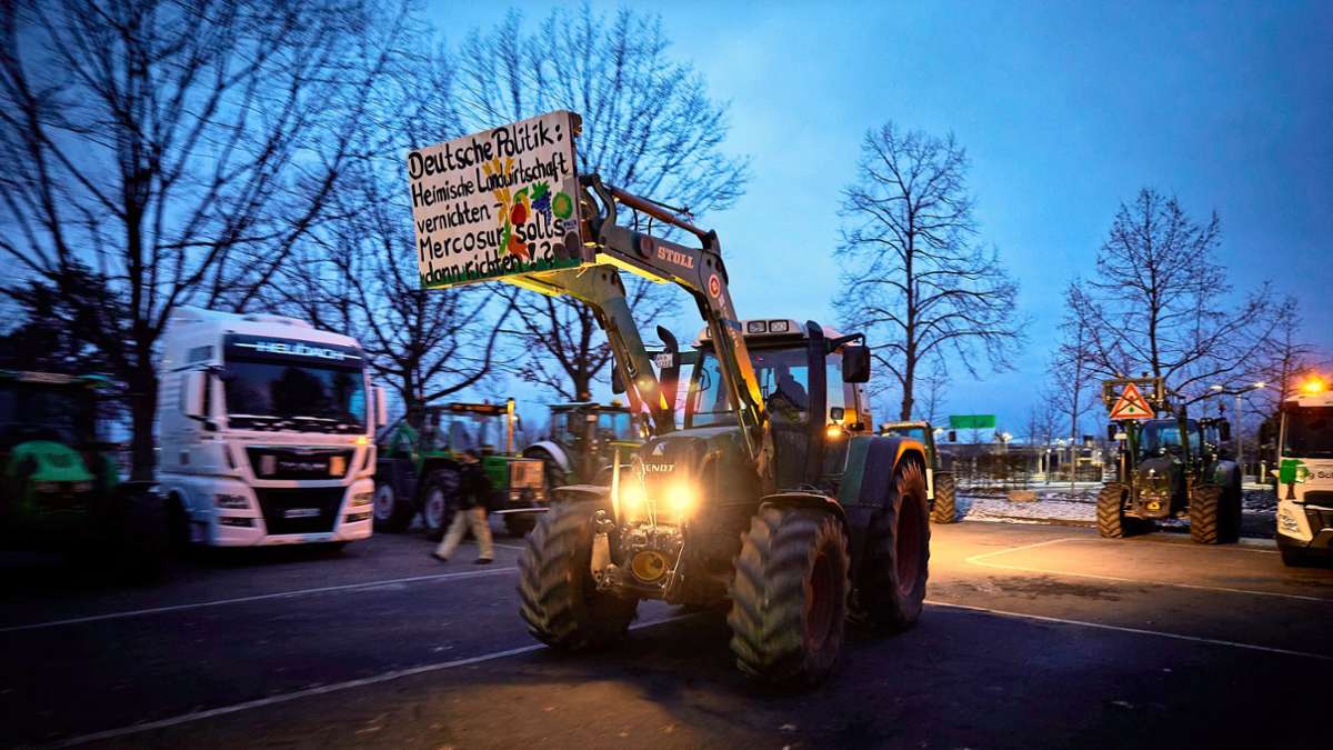Hunderte Landwirte haben sich am Montag im Rems-Murr-Kreis auf den Weg zu den Protestkundgebungen gemacht.