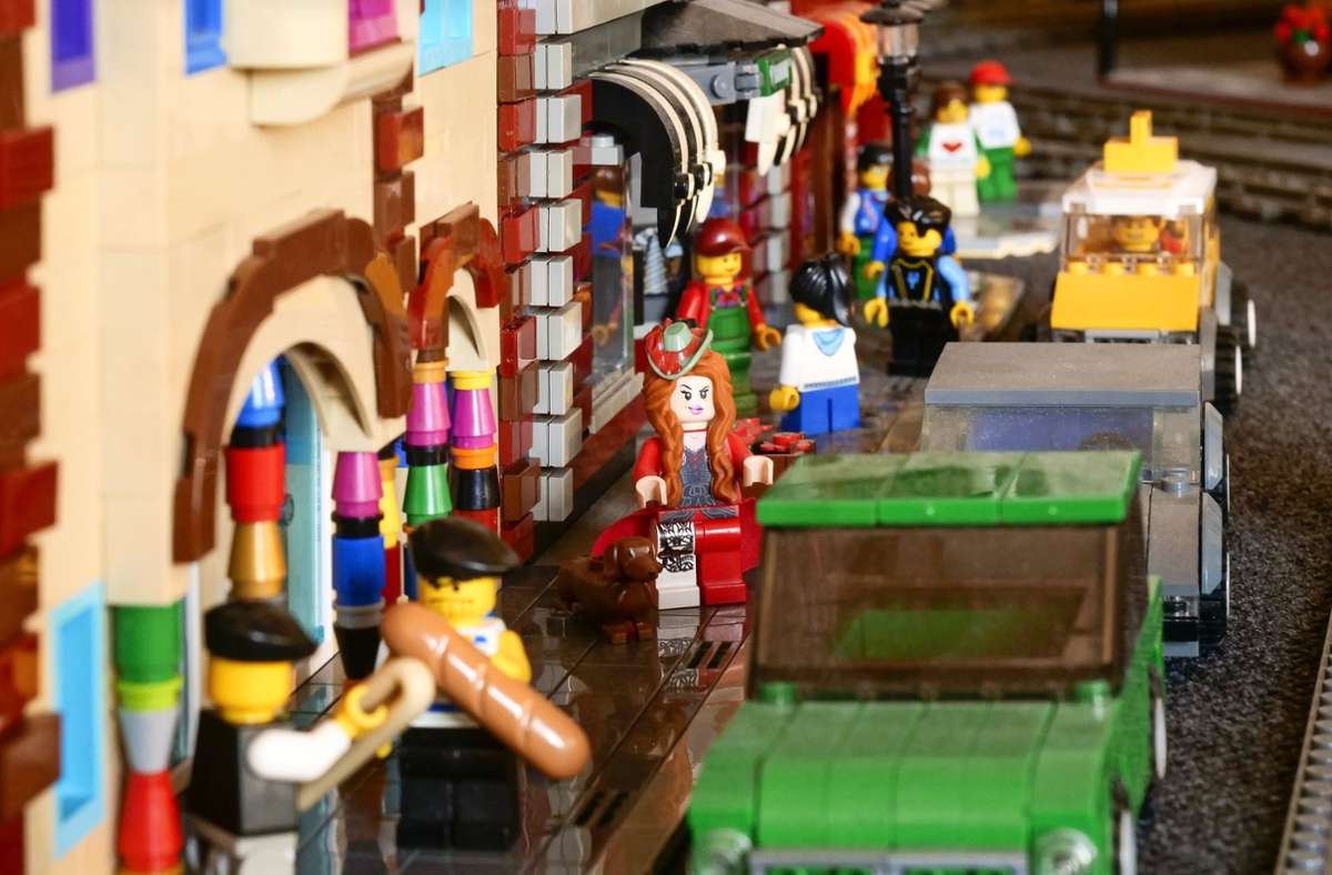 Die Lego-Stadt gehört seit jeher zur Schau im Ludwigsburger Schloss – und wächst stetig. Neu diesmal: ein Hundertwasser-Haus.