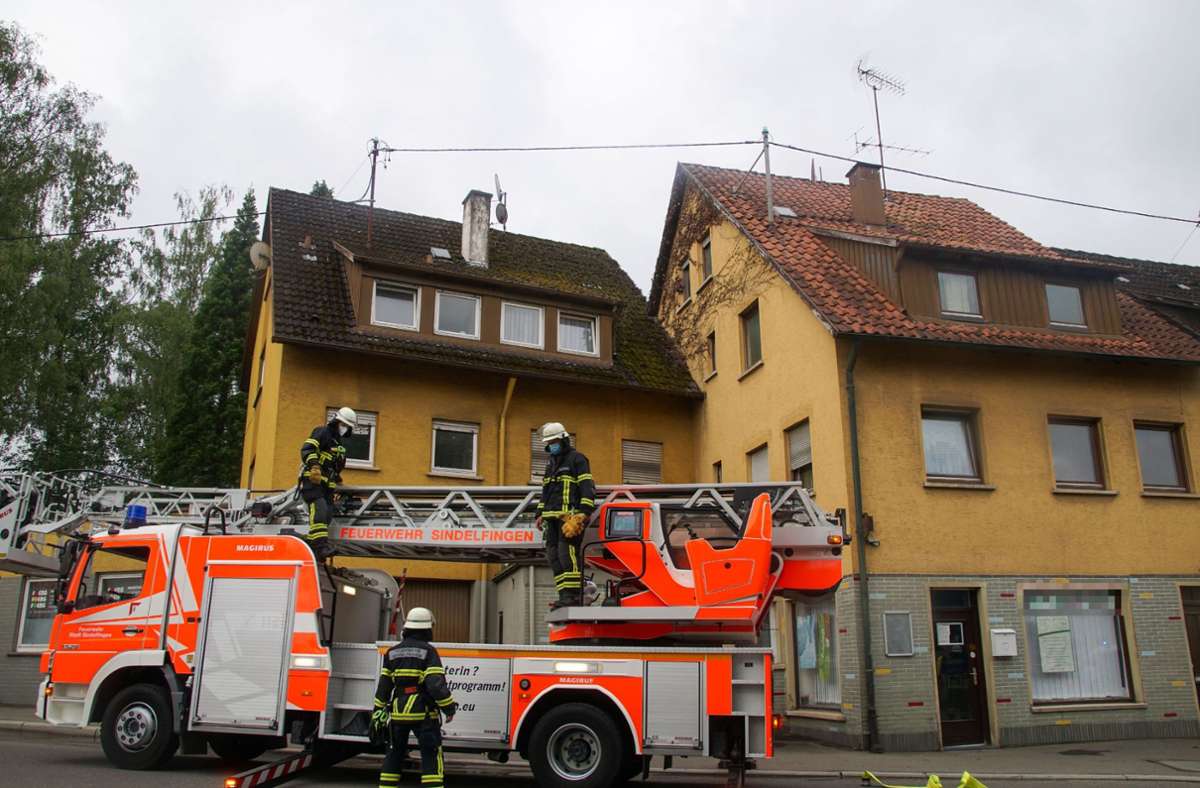 50 Einsatzkräfte aus dem Raum Sindelfingen im Einsatz: Defekte Heizung  ruft Feuerwehr auf den Plan