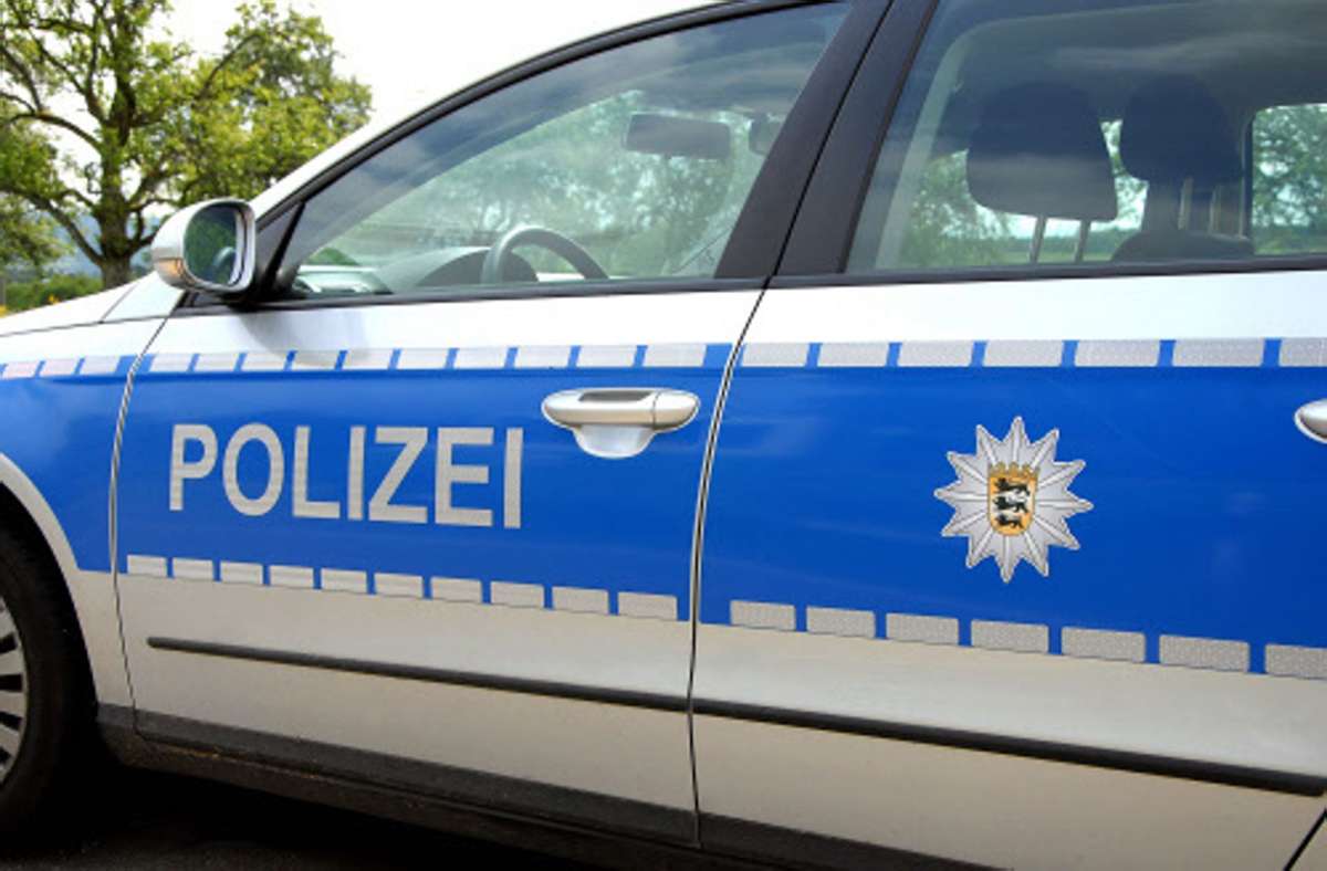 Polizeibericht: Mercedes-Fahrer geht stiften