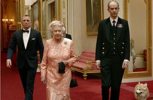 Auch als „Bond-Girl“ taugte die Queen. Foto: A/P