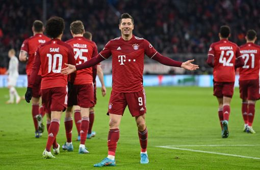 Robert Lewandowski führte Bayern ins Viertelfinale. Foto: dpa/Sven Hoppe
