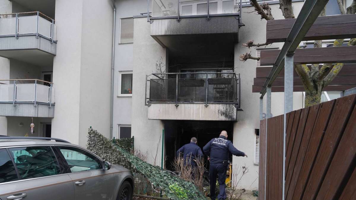 Verheerender Brand in Markgröningen: Feuer mit drei Toten - Brandermittler wollen ins Gebäude
