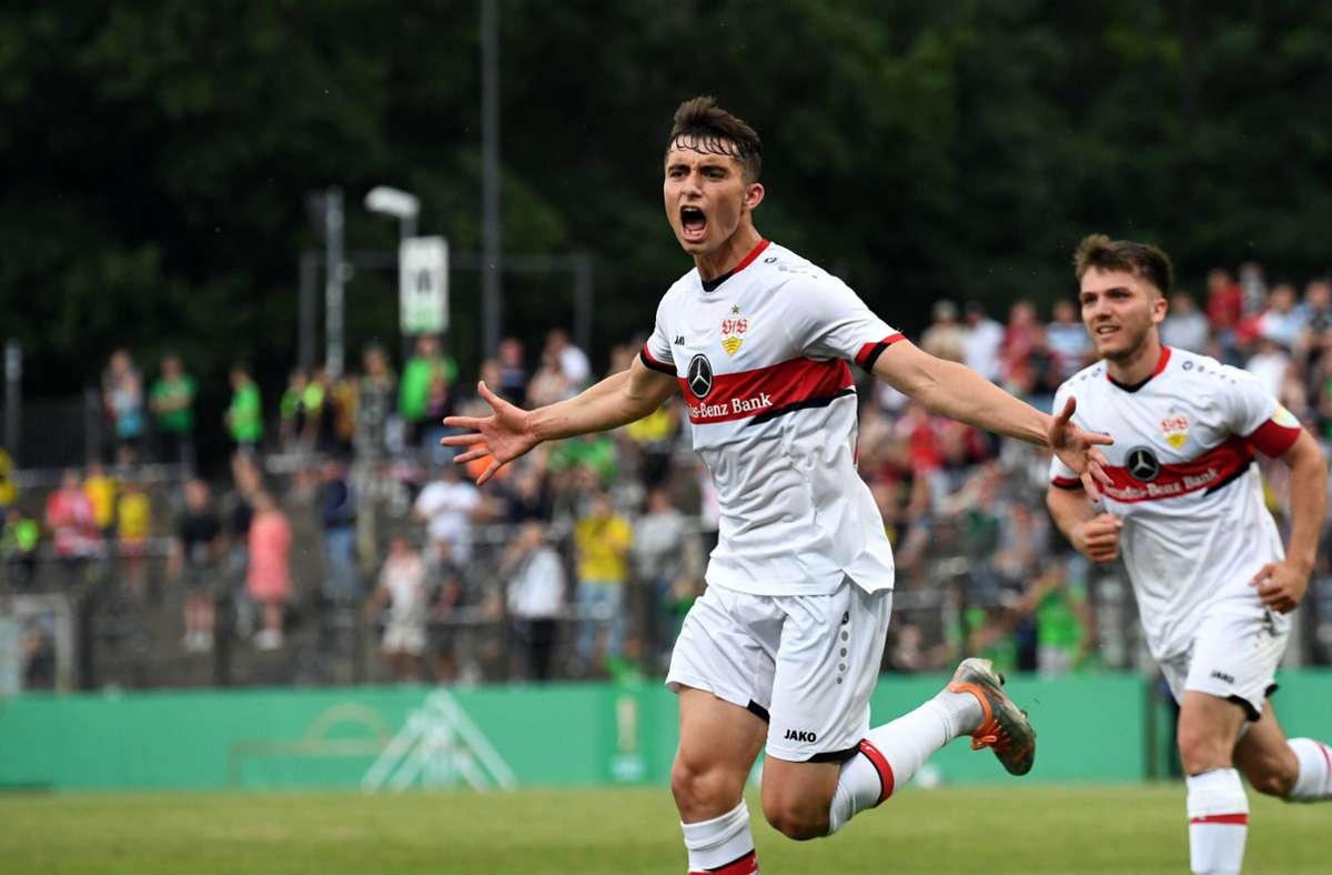 Jubel über das 3:1:  Thomas Kastanaras gewinnt am vergangenen Freitag mit dem VfB Stuttgart den DFB-Pokal der A-Junioren gegen Borussia Dortmund. Foto: imago/Matthias Koch