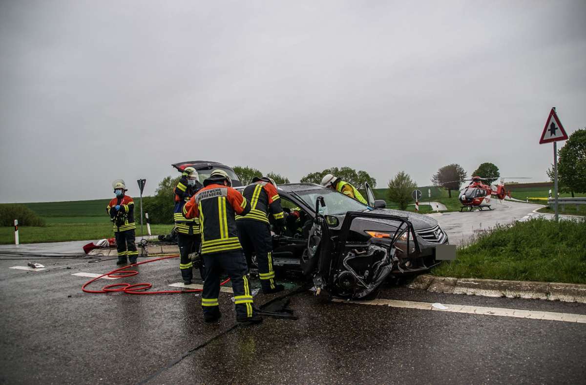 Nach Autounfall bei Herrenberg: Mit Rettungshubschrauber abtransportiert