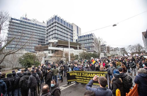 Die Proteste vor dem SWR-Gebäude blieben friedlich. Foto: 7aktuell.de/Simon Adomat